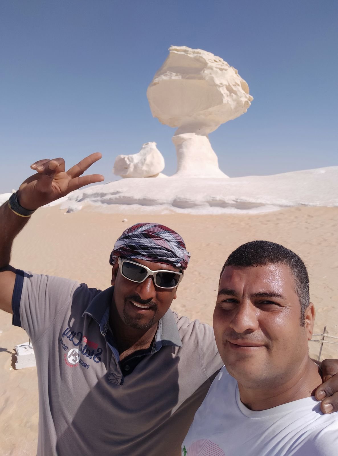 Mohamed et Ahmed, responsables de l'équipe White Desert Camping Tours